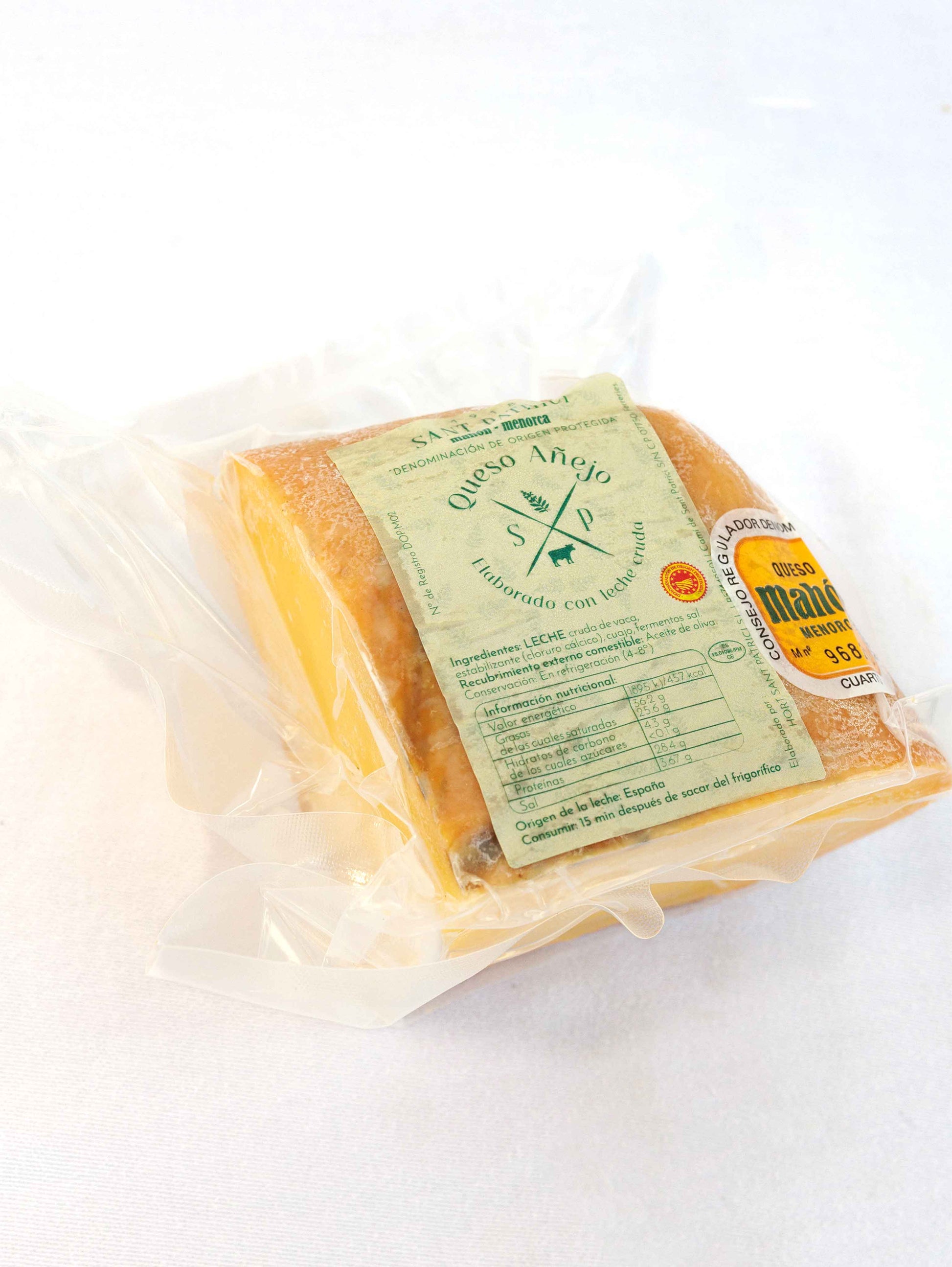 Cuarto de queso añejo Mahón-Menorca envasado